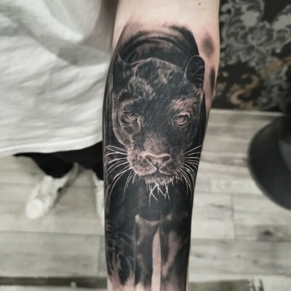 tatouage panthere noir